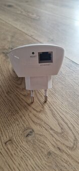 TP-Link TL-WA850RE, 300 Mbps Wi-Fi extender, - 2