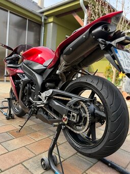 Yamaha R1 rn12 - 2