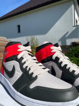NIke Air Jordan 1 Mid Orewood - 2