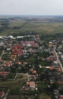Predaj: 4 izb. byt s pozemkom v rodinnom dvojdome - obec Pat - 2
