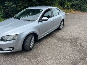 Skoda octavia 2.0TDI 110KW elegance dovoz GB - 2