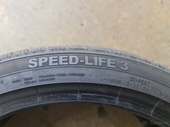 2x Semperit 225/40R18 - 2