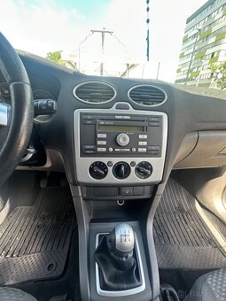 Ford Focus modra metalíza - 2
