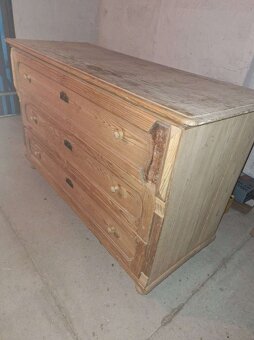 Starožitná komoda - 2