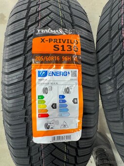 205/60R16 - 2
