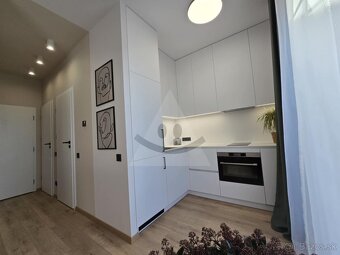 Apartmán s veľkou terasou v Danubia residence v Komárne - 2