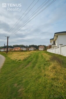 tenus Reality – Exkluzívny stavebný pozemok 510 m² všetky IS - 2