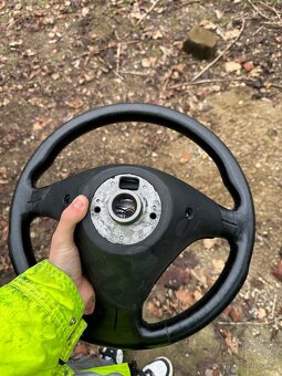 Trojramenný S-line volant - 2