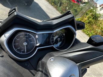 Yamaha XMAX 125 len 2000km - 2