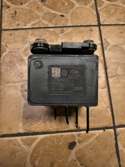 ABS PUMPA ŠKODA OCTAVIA 3 - 2