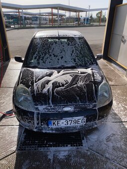 Surne predam ford - 2