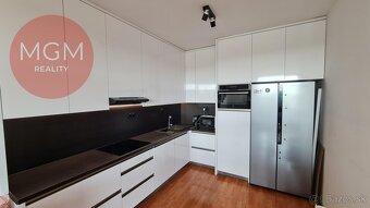 PRIPRAVUJEME DO PONUKY - 2 izbový byt s priestraným balkó - 2