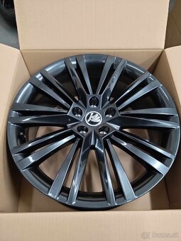 Alu R 19 originál ŠKODA + TPMS + letné pneu. - 2