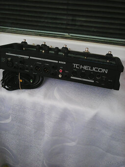 Vokalizér TC Helicon VOICELIVE2 - 2