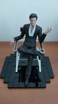 Mass Effect – Illusive Man Statue - 2