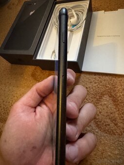 iPhone 8 plus 64gb - ako nový - 2