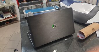 AKO NOVÝ HP 17" i3 8GB Win 11 - 2