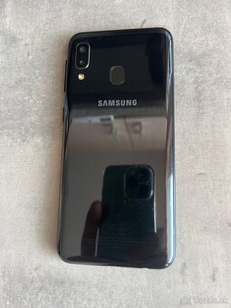 Samsung Galaxy A20e - 2