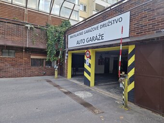 Predam garaz Jegeho/ Stodolova - 2