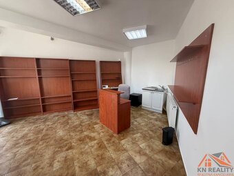 VÝBORNÁ LOKALITA Na prenájom obchodný - kancelársky priesto - 2