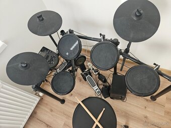 Alesis Nitro - 2