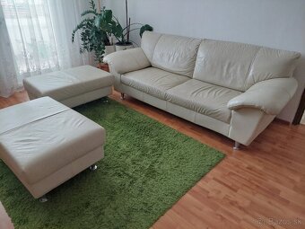 Predám sedačku a dve taburetky - 2