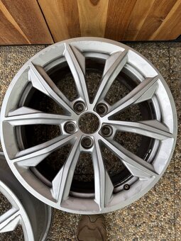 Predam disky original audi r17 - 2