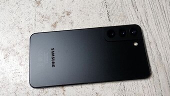 predám Samsung S22 - 2