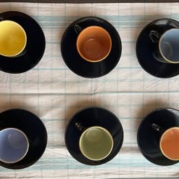 Sada kávových šálok s tanierikmi - 2