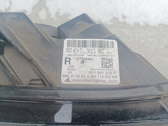 Fabia 3 prave přední světlo - 2