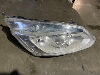 Svetlo ford  transit custom  práve - 2