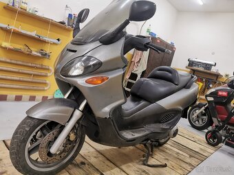 Piaggio x9 - 2