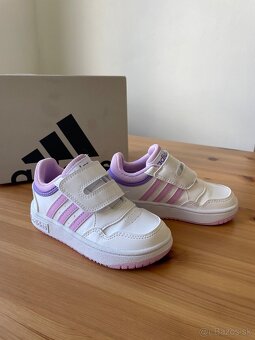 Fialovo-biele tenisky Adidas - 2