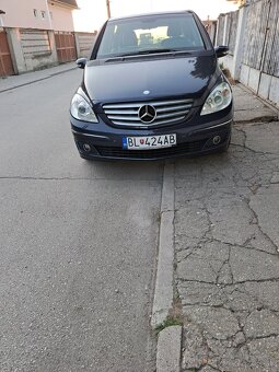 Mercedes B - 2