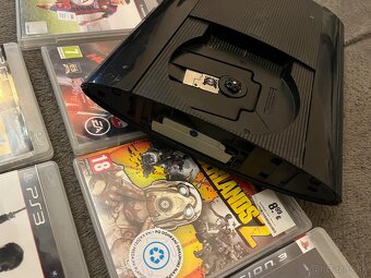 Predám ps3 z hrami volantom a pedálmi - 2