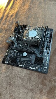 i5-10400F + 40GB RAM (2666 MHz) + Gigabyte H510M H (LGA1200) - 2