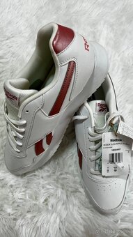 Reebok - 2