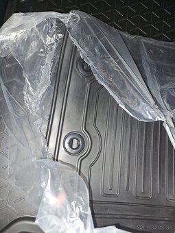 Nove original gumove rohoze na Toyota Yaris - 2