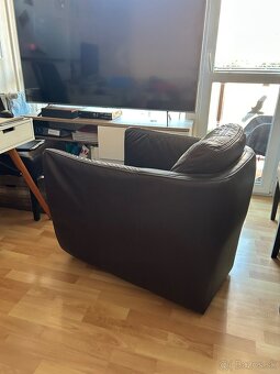 Pohodlné kožené kreslo - 2