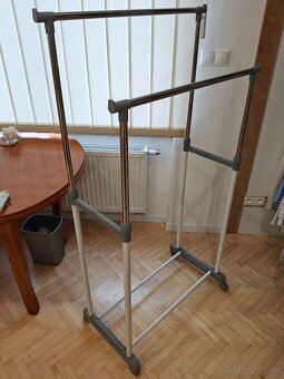 Stojanové vešiaky - 2