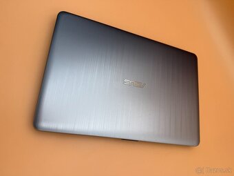 Notebook ASUS VivoBook i3-6006U / 16GB RAM / 256GB SSD / FHD - 2