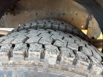 Pneu 215/75 r 17,5 obute na diskoch - 2