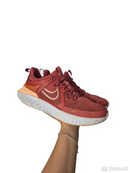 Nike Legend React 2 W dámske tenisky - 2