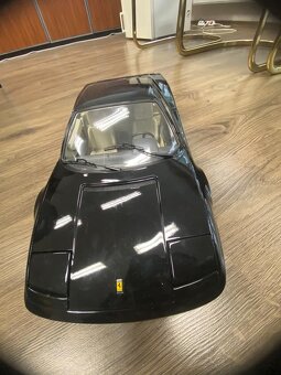 Ferrari Testarossa model originálu. - 2