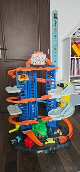 Hot wheels dráha pre deti ULTIMATE GARAGE - 2
