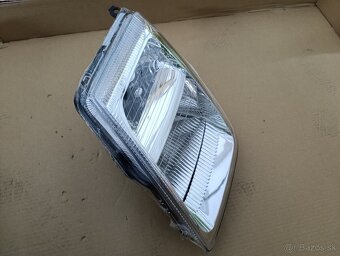 Ľ H4 predný svetlomet Citroen C2 - 2