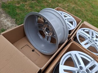 samotné 17" ALU 5x112 AUDI - 2