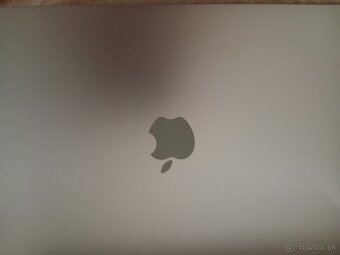 Predám 13-palcovy Mac Book Air s Apple M3 čipom - 2