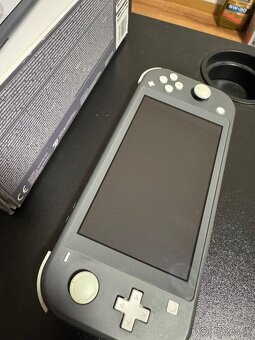Nintendo switch LITE - 2