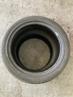 235/45R18 - 2